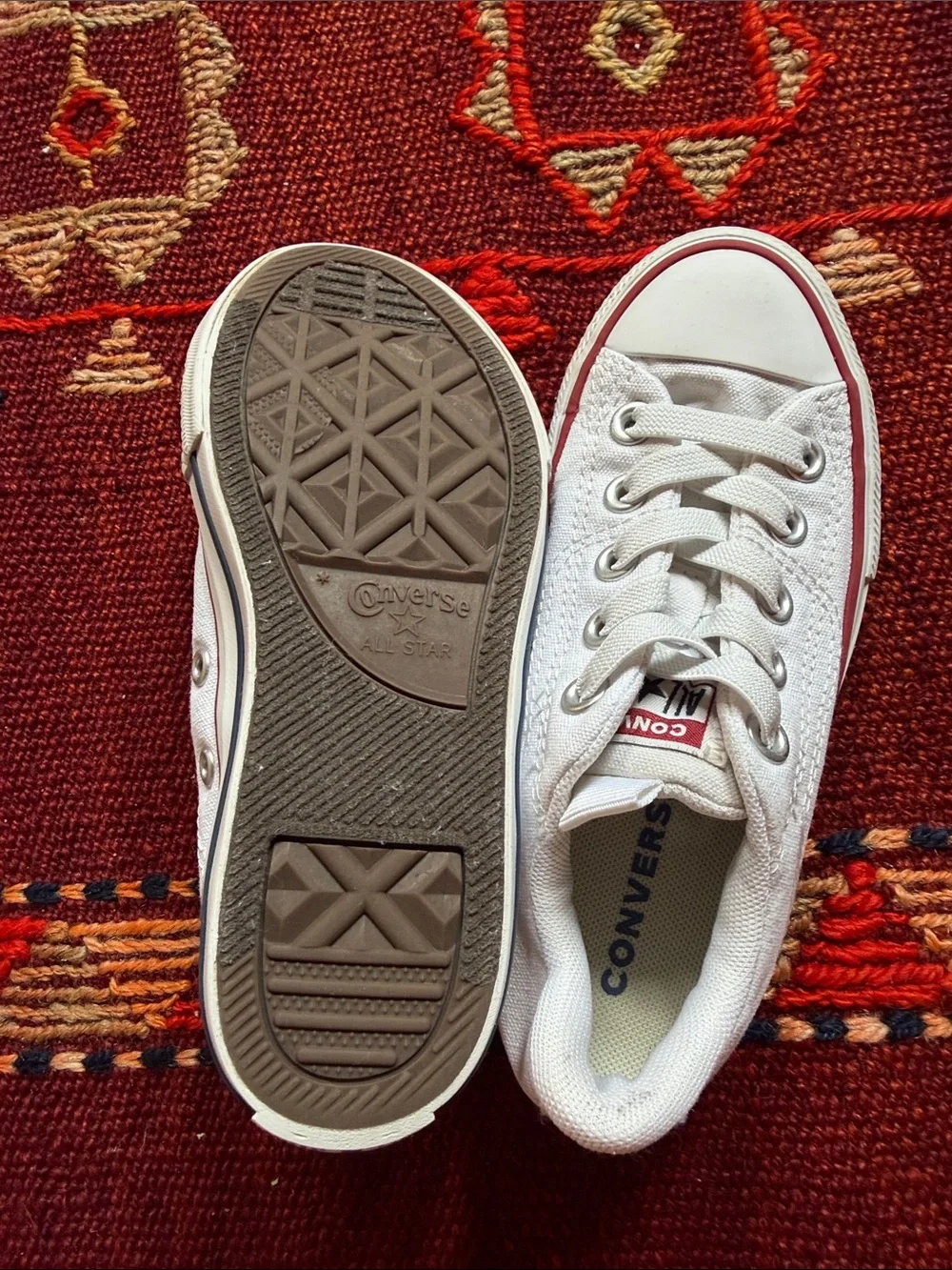 Converse low top